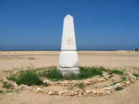 Fort Borj Errous na Dżerbie nad morzem